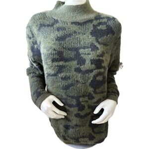 N° 11 Los Angeles Green‎ Camo Fuzzy Knit Pullover Sweater Womens XL